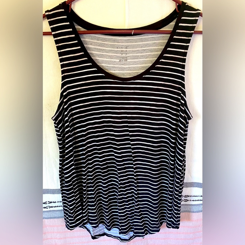 womens medium striped tanktop